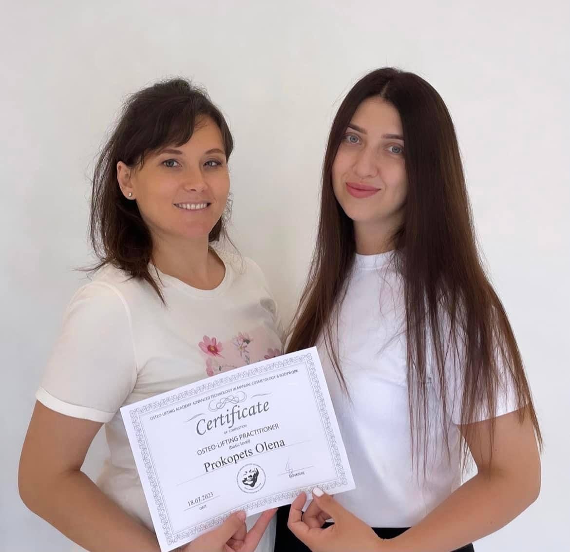 Выпускница Академии с сертификатом OSTEO-LIFTING PRACTITIONER